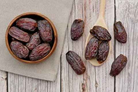 تصویر 3 از قیمت خرما پیارم مشهد با کیفیت ارزان + خرید عمده